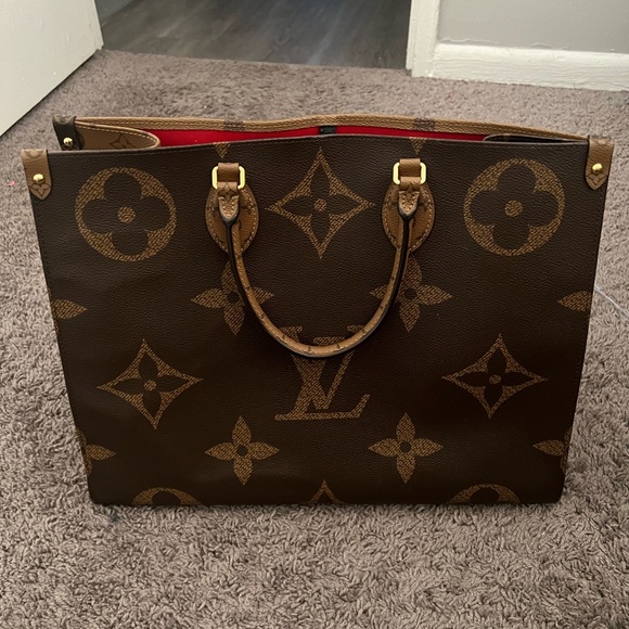 Louis Vuitton Handbags - OnTheGo MM